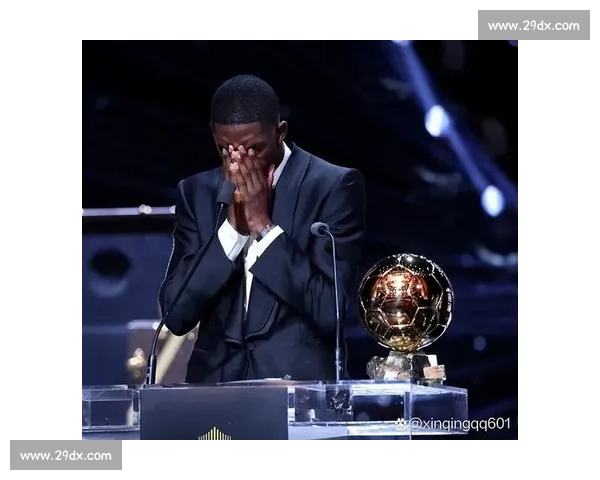 登贝莱晒梅西全套装备：史上最佳❤️